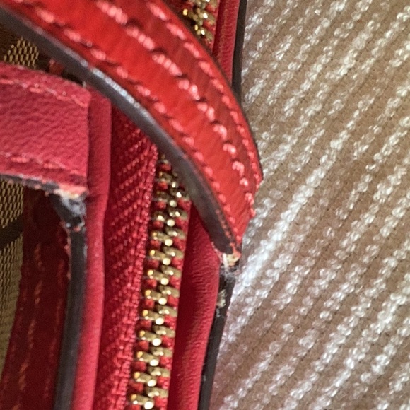 EUC Coach red patent signature top zip shoulder bag 13.5 x 10 - Picture 9 of 11